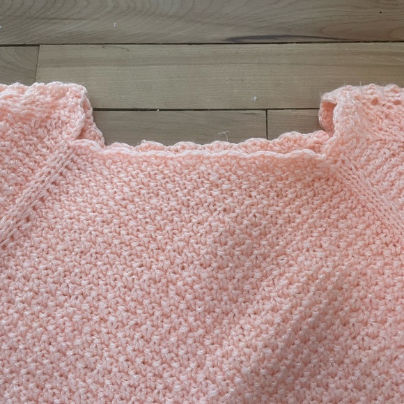 Hand knit short sleeve sweater in peachy pink - Picture 2 of 4